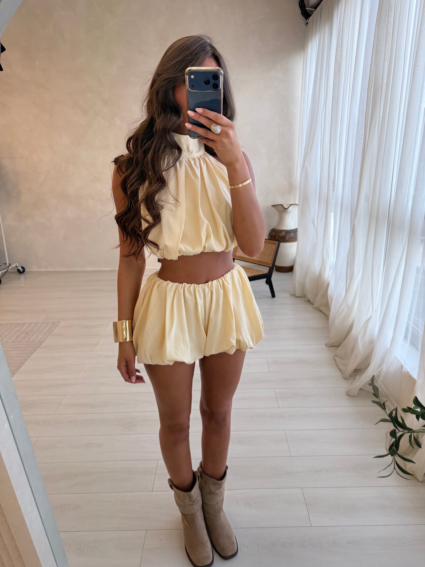 Leila cream 🐚